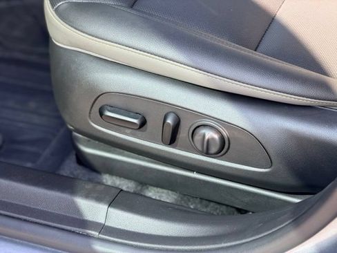 Used 2025 Chevrolet Trax ACTIV w/ Sunroof Package FWD image 8
