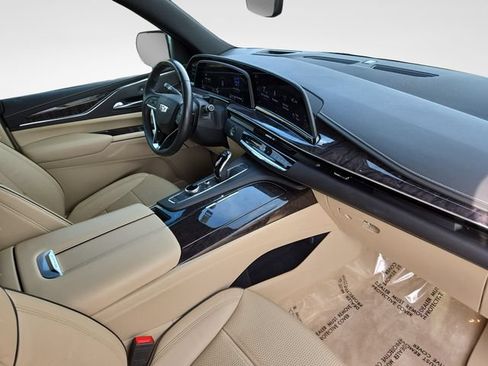 Used 2023 Cadillac Escalade ESV Premium Luxury AWD/4WD image 41