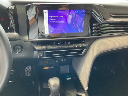 Certified 2025 Toyota Camry SE FWD image 15