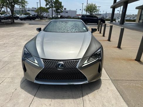Used 2018 Lexus LC 500 Coupe w/ Performance Package RWD image 2