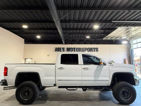 Used 2016 GMC Sierra 2500 SLT w/ Duramax Plus Package AWD/4WD image 7