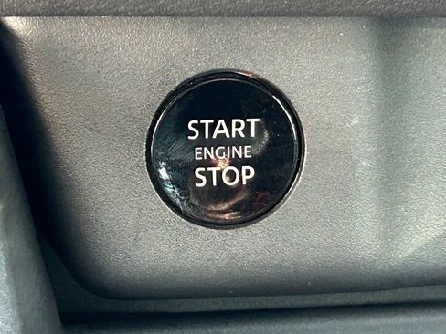 Used 2025 Nissan Rogue SV FWD image 39