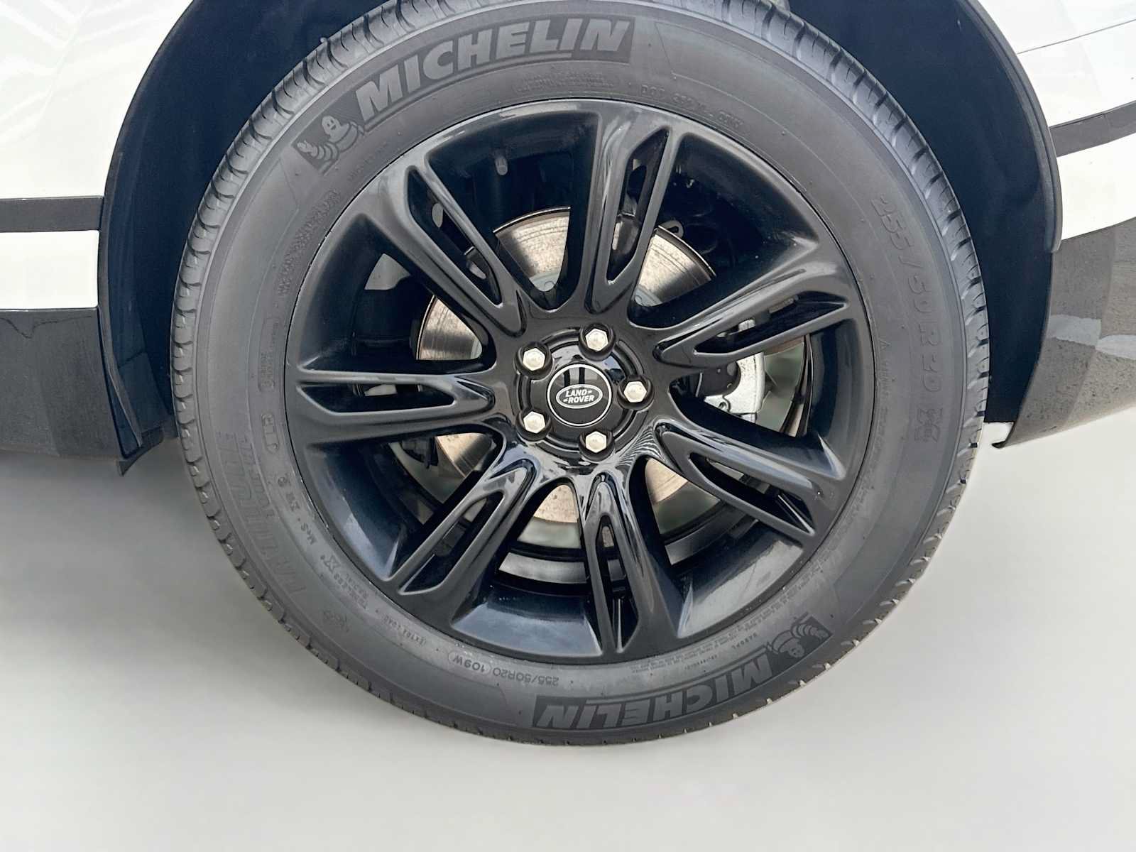 Certified 2023 Land Rover Range Rover Velar R-Dynamic S AWD/4WD image 6