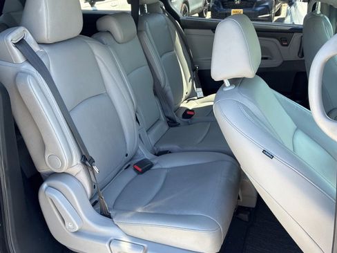 Used 2021 Honda Odyssey EX-L image 16