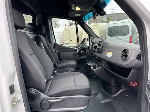 Used 2023 Mercedes-Benz Sprinter 3500 image 10