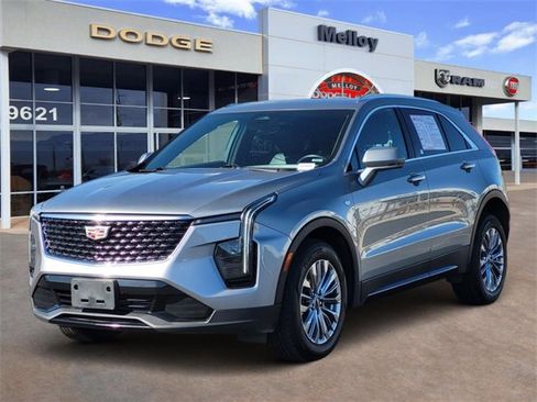 Used 2024 Cadillac XT4 Premium Luxury image 2