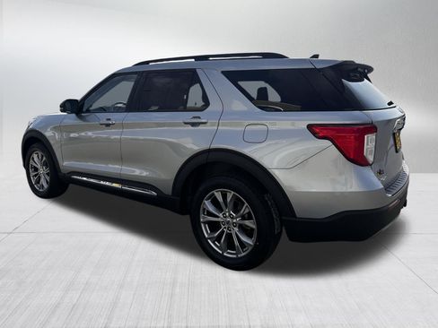 Certified 2024 Ford Explorer XLT w/ Equipment Group 202A AWD/4WD image 5