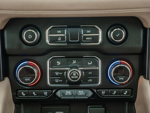 Used 2021 Chevrolet Tahoe Premier image 24