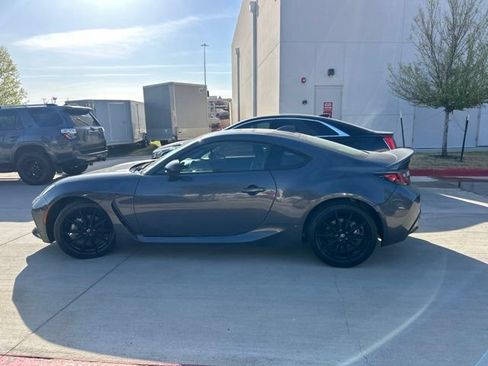 Used 2025 Toyota GR86 Premium w/ ALL Weather Mat Package (TMS) RWD image 6