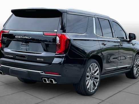 Used 2025 GMC Yukon Denali Ultimate AWD/4WD image 13