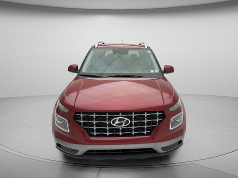 Used 2025 Hyundai Venue SEL FWD image 2