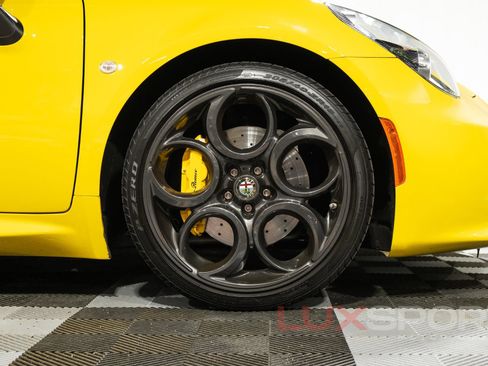 Used 2016 Alfa Romeo 4C Spider RWD image 16