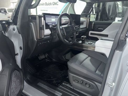 Used 2025 GMC Hummer EV 2X image 8
