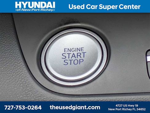 Used 2024 Hyundai Elantra Limited image 39