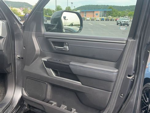 Used 2024 Toyota Tundra Platinum AWD/4WD image 28