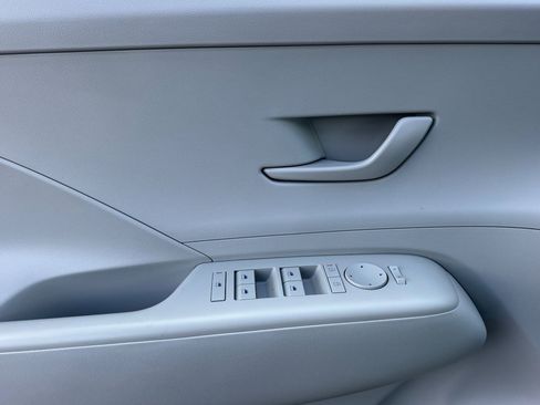 Used 2024 Hyundai Kona SEL image 10