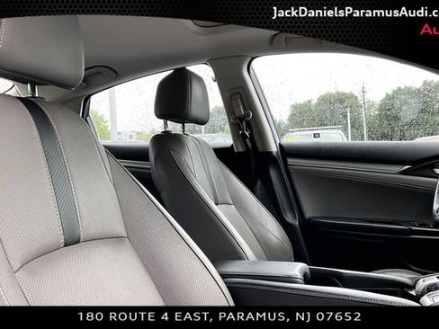 Used 2017 Honda Civic Touring image 7