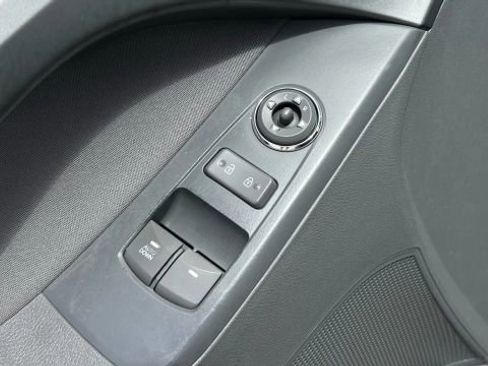 Used 2013 Hyundai Elantra image 13