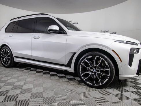 Used 2023 BMW X7 xDrive40i w/ M Sport Package image 3