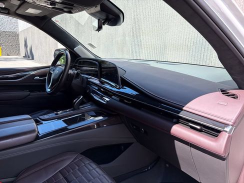 Used 2022 Cadillac Escalade Sport Platinum AWD/4WD image 42