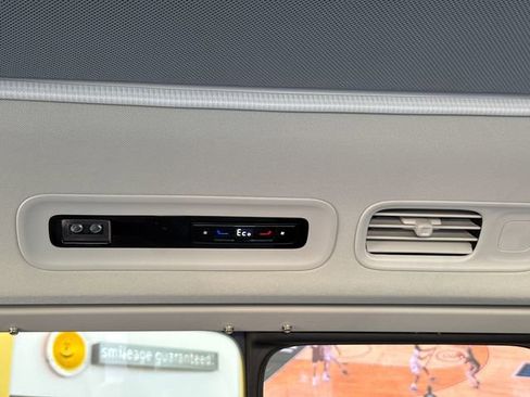 Used 2025 Volkswagen ID. Buzz 1st Edition image 22