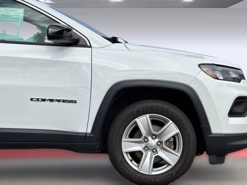 Used 2022 Jeep Compass Latitude AWD/4WD image 34