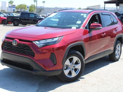 Used 2022 Toyota RAV4 XLE FWD image 12