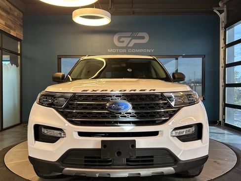 Used 2023 Ford Explorer XLT w/ Equipment Group 202A AWD/4WD image 8