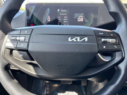 Used 2025 Kia K4 LXS image 27