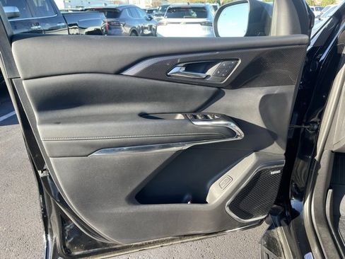 Used 2025 Chevrolet Traverse High Country image 15