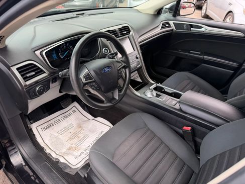 Used 2019 Ford Fusion SE image 39