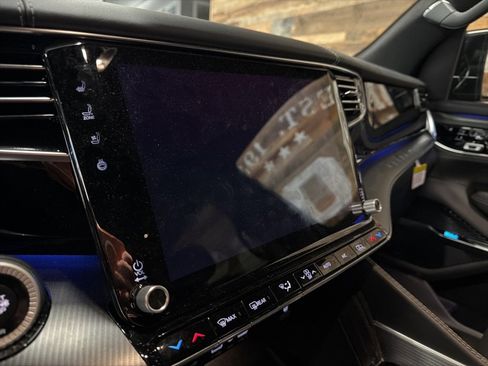 Used 2024 Jeep Grand Wagoneer Series II w/ Quick Order Packagew 28T image 3