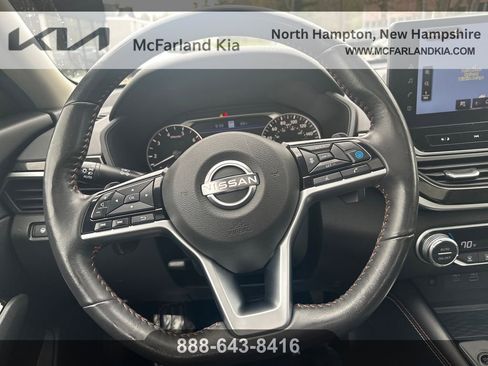 Used 2023 Nissan Altima 2.0 SR FWD image 15