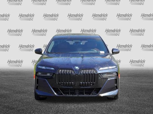 Used 2023 BMW i7 xDrive60 AWD/4WD image 3