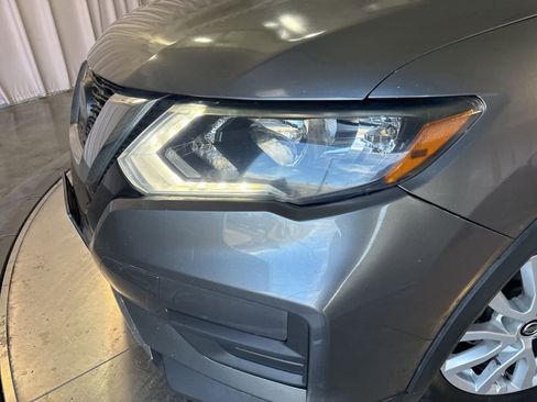 Used 2019 Nissan Rogue SV image 8
