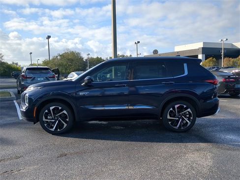 New 2025 Mitsubishi Outlander SEL image 3