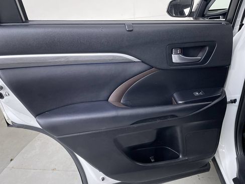 Used 2019 Toyota Highlander Limited AWD/4WD image 20
