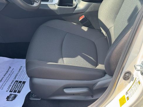 Certified 2025 Toyota RAV4 LE FWD image 17