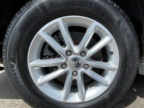 Used 2019 Dodge Grand Caravan SXT FWD image 15