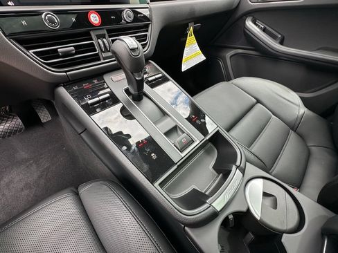 Used 2026 Porsche Macan S AWD/4WD image 31