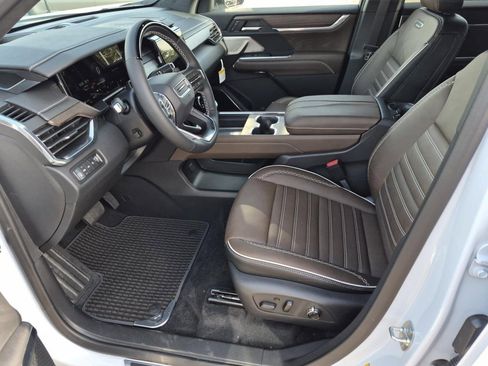New 2026 GMC Acadia Denali Ultimate AWD/4WD image 9