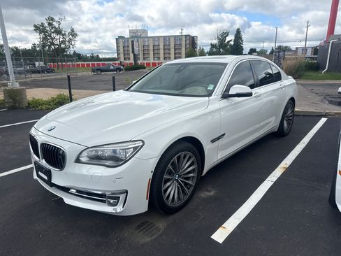 Used 2014 BMW 750i xDrive AWD/4WD image 1