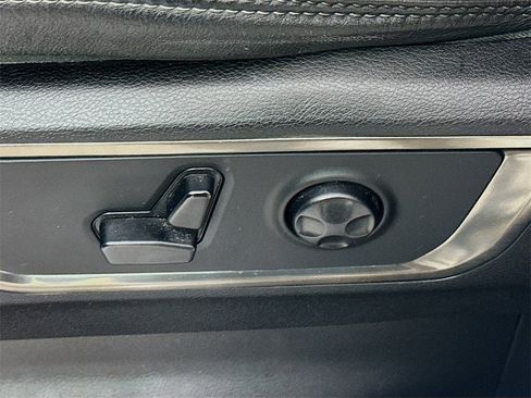 Used 2020 RAM 1500 Limited w/ Body Color Bumper Group image 21