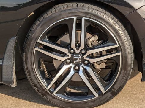 Used 2016 Honda Accord Sport image 9