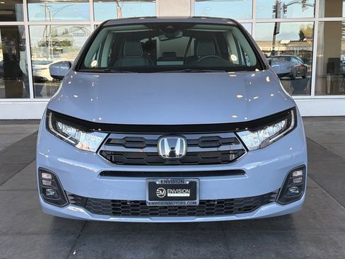 Used 2025 Honda Odyssey Touring image 4