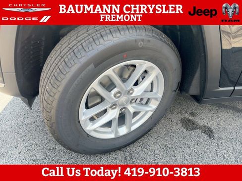 New 2025 Jeep Grand Cherokee L Laredo w/ Trailer Tow Package AWD/4WD image 24
