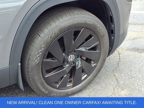 Used 2024 Volkswagen Atlas Cross Sport SE w/ Panoramic Sunroof Package FWD image 24