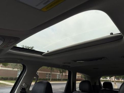 Certified 2025 Kia Telluride EX w/ EX Captain's Chair Package FWD image 25