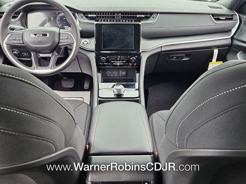 New 2025 Jeep Grand Cherokee L Laredo w/ Luxury Tech Group I image 8