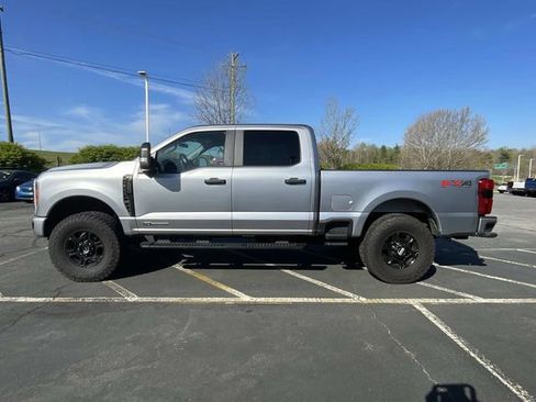 Used 2023 Ford F250 XL w/ STX Appearance Package image 2